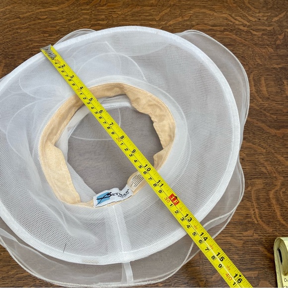 VINTAGE BETMAR NEW YORK TULLE SHEER DERBY FANCY SUN WOMENS WHITE RESORT HAT - Picture 14 of 16